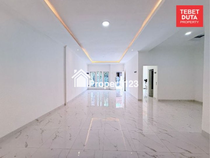 Dijual Rumah Baru Tebet Barat Lokasi Strategis Nyaman Jalan 1 Mobil - 3