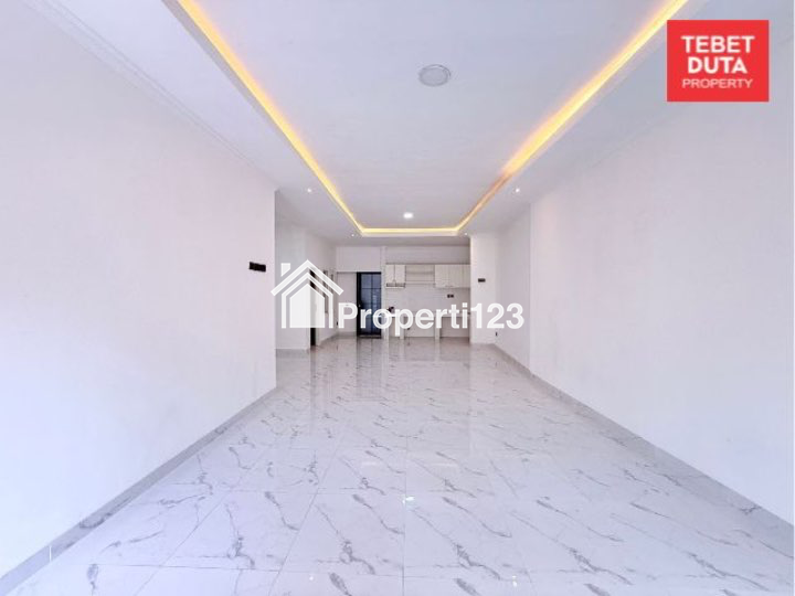 Dijual Rumah Baru Tebet Barat Lokasi Strategis Nyaman Jalan 1 Mobil - 2