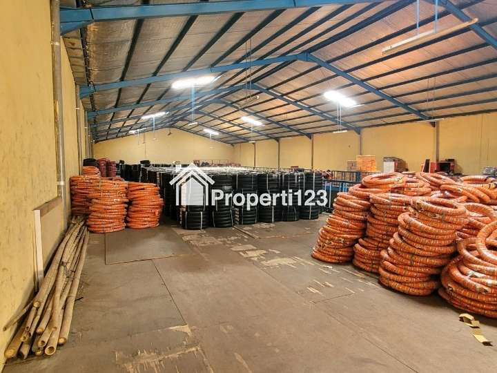 Gudang Langka 2 Lantai Komplek Margomulyo Jaya Luas Besar Surabaya Barat - 4