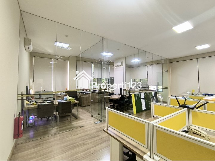 Dijual Gedung Kantor Hoek di Jalan Rajawali Kemayoran Jakarta Pusat - 6