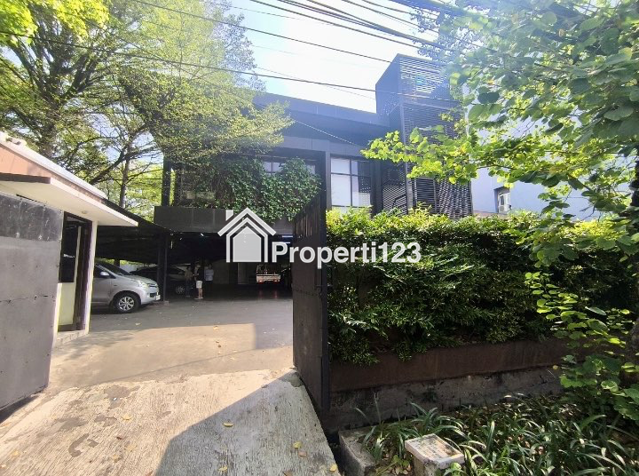 Dijual Gedung Kantor Hoek di Jalan Rajawali Kemayoran Jakarta Pusat - 2