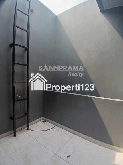 Rumah 2 lantai murah siap huni dlm cluster dijagakarsa,Jaksel - 9