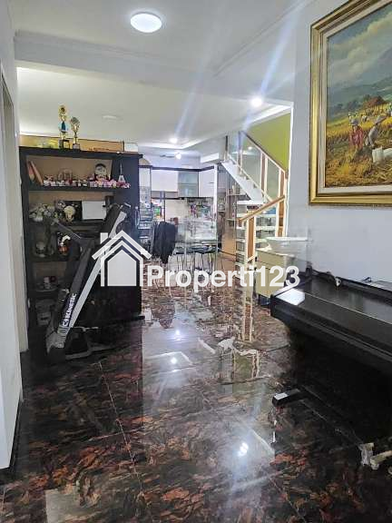 Rumah Kotabaru Parahyangan, 2 lantai semi furnish - 8