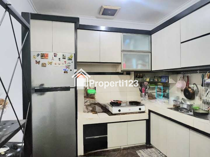 Rumah Kotabaru Parahyangan, 2 lantai semi furnish - 1