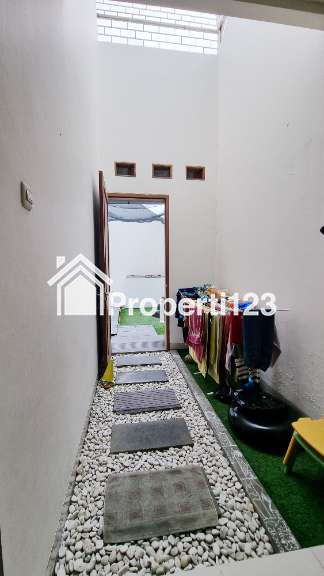 Jual BU : Rumah Minimalis Tropikal Villa Semi Furnish + Kolam Renang - 9