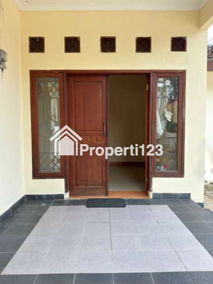 Rumah Hoek Rapi dan Siap Huni Kota Harapan Indah Bekasi - 2