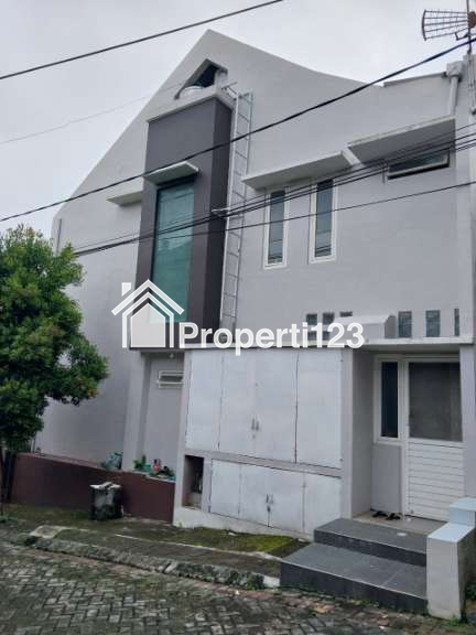 Rumah Hook Full Furnished Di Perumahan Oma Campus Dau Malang - 2