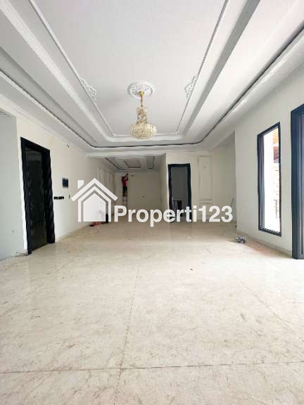 For Sale American Classic Luxury Home di Jatipadang Jakarta Selatan - 6