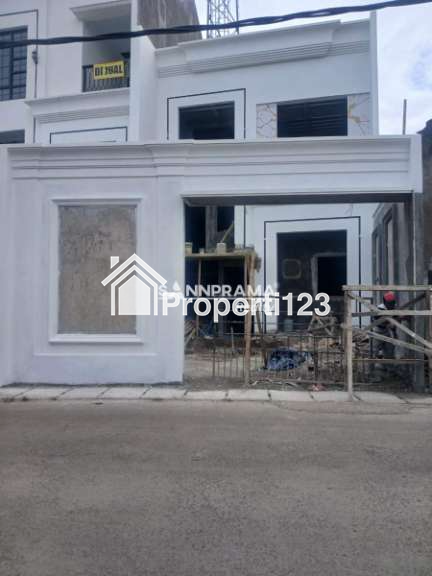 Rumah 3 lantai + rooftop di Meruyung Depok - 3