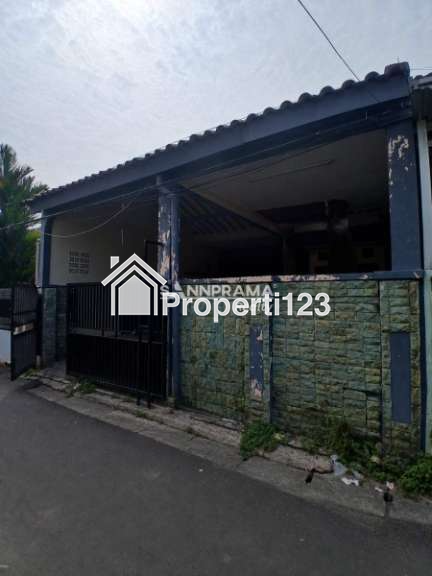 Rumah second 2 lantai strategis di Beji Depok - 2