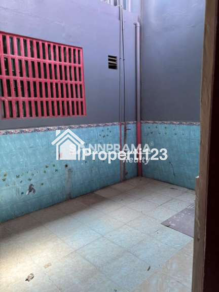 Rumah second 2 lantai strategis di Beji Depok - 12