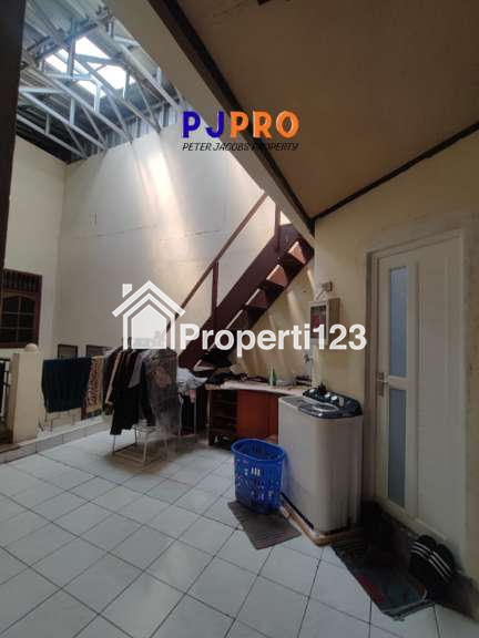 Dijual Kosan 2,5 Lantai di Jalan Kavling Semper Barat Jakarta Utara - 16