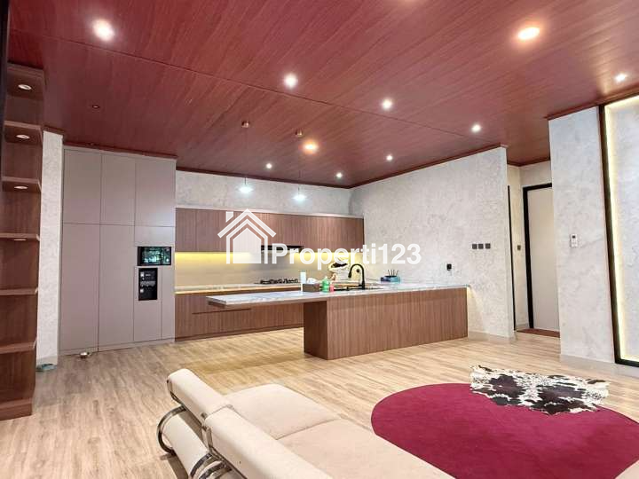 Rumah Hoek Mewah Fully Furnished Pondok Indah Jakarta Selatan - 4