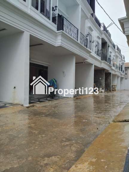 Dijual Rumah 2,5 Lantai Plus Rooftop di Jagakarsa Jakarta Selatan Siap Huni - 3