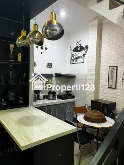Dijual Rumah Strategis - 7