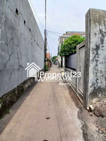 Rumah mewah 2 lantai dgn pool murah siap huni dibeji depok - 8