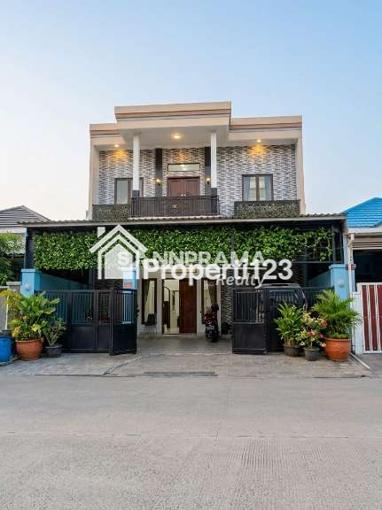 Rumah second 2 lantai murah siap huni dkt tol dilimo depok - 1