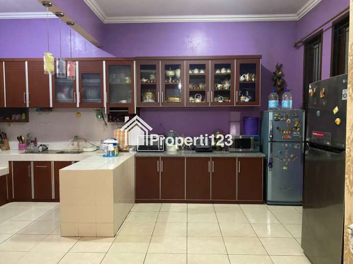 Dijual Cepat Rumah dengan Lokasi Strategis di Grand Galaxy Bekasi - 4