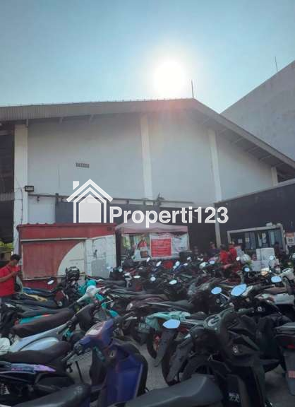 Gudang Strategis Jalan Raya Bekasi Pulo Gadung Jakarta Timur - 2