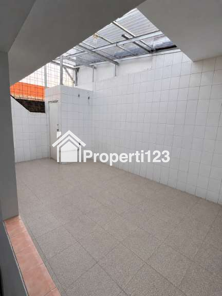 Rumah Baru Full Renovasi Lokasi Strategis di Nginden Intan SUkolilo Surabaya - 3