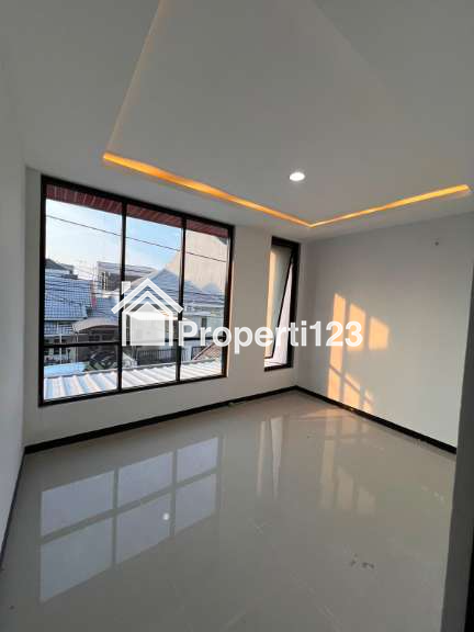 Rumah Baru Full Renovasi Lokasi Strategis di Nginden Intan SUkolilo Surabaya - 10