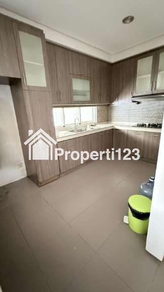 Dijual Rumah Hook Mewah LT 300 m2 di Kelapa Gading , Jakarta Utara Murah - 9