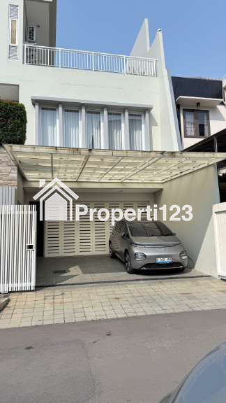 Dijual Rumah Hook Mewah LT 300 m2 di Kelapa Gading , Jakarta Utara Murah - 1