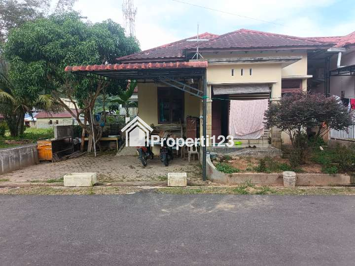 Dijual rumah di perumahan griya - 1