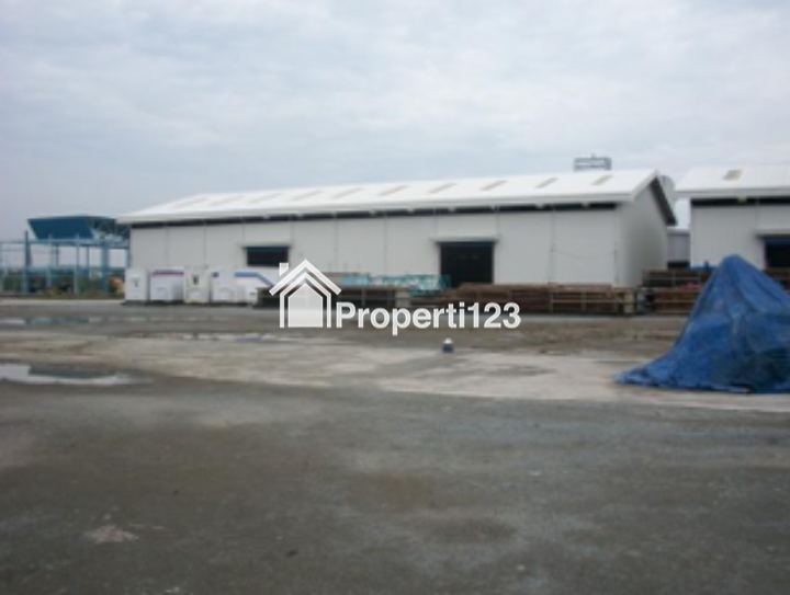 Jual tanah sekitar 5 ha dan bangunan - 2