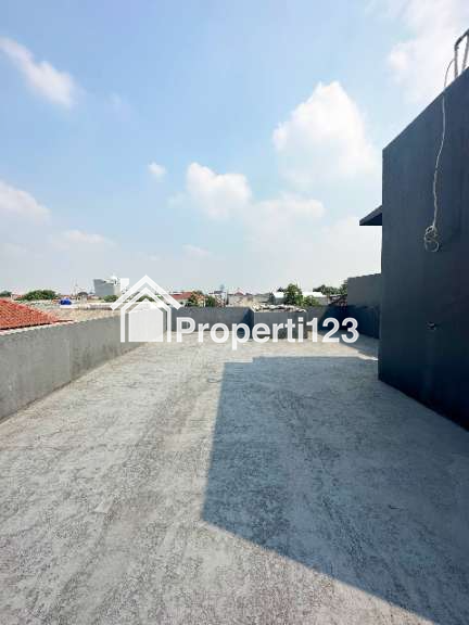 Rumah baru siap huni di Condet Jakarta Timur Bonus Rooftop - 8
