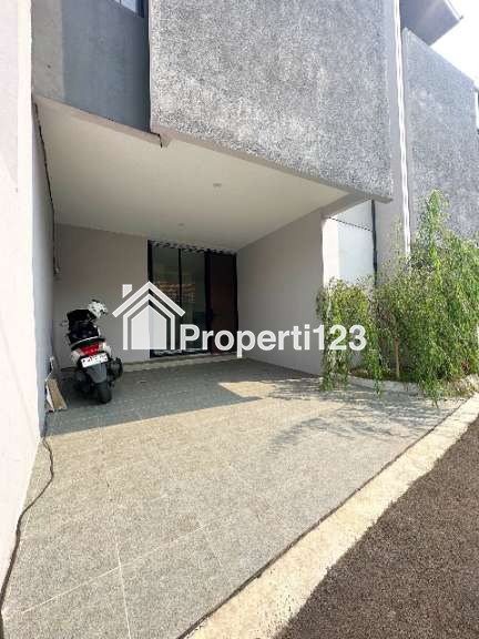 Rumah baru siap huni di Condet Jakarta Timur Bonus Rooftop - 2