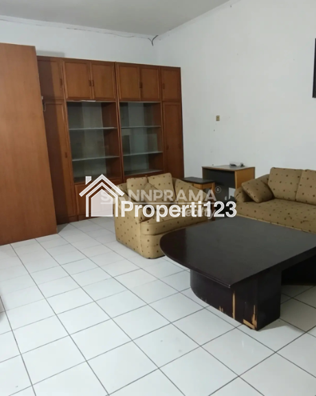 Rumah second dengan tanah luas di Beji Depok - 3