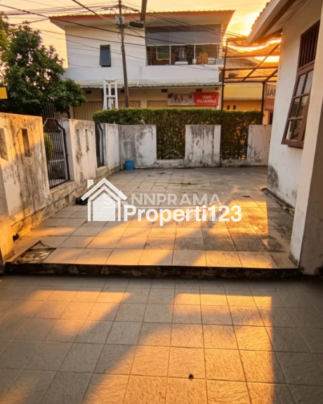 Rumah second dengan tanah luas di Beji Depok - 2