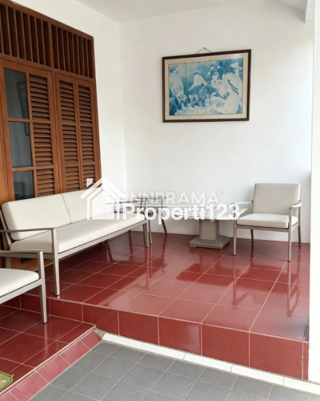 Rumah second dengan tanah luas di Beji Depok - 4