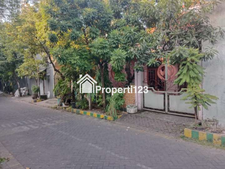 DIJUAL RUMAH NYAMAN DAN STRATEGIS DI SURABAYA - 2