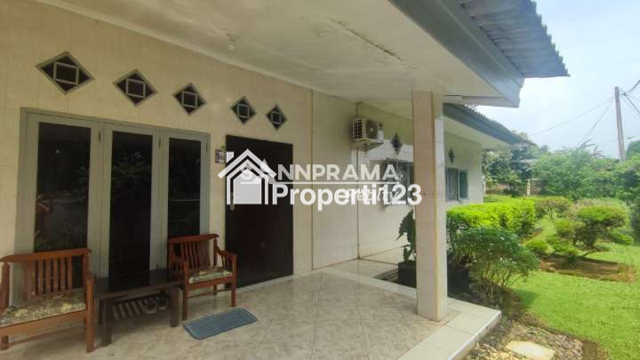 Rumah dengan halaman luas di Arco Duren Seribu Depok - 5