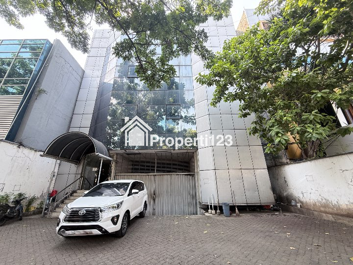 Dijual Gedung Lokasi Premium di Menteng Jakarta Pusat - 1
