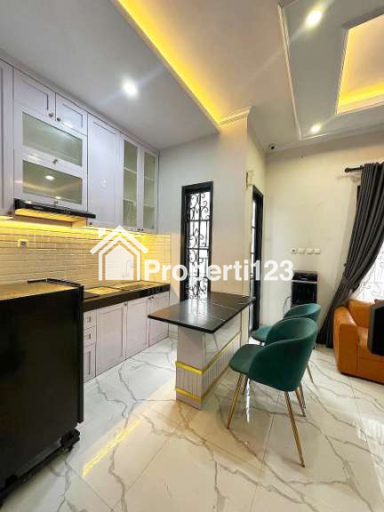 Rumah 3 Lantai full furnished di Pejaten Pasar Minggu Jakarta Selatan - 8