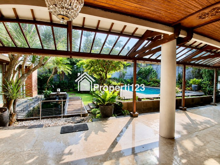 Dijual Rumah Ada Kolam Renang di Pondok Indah Jakarta Selatan - 6