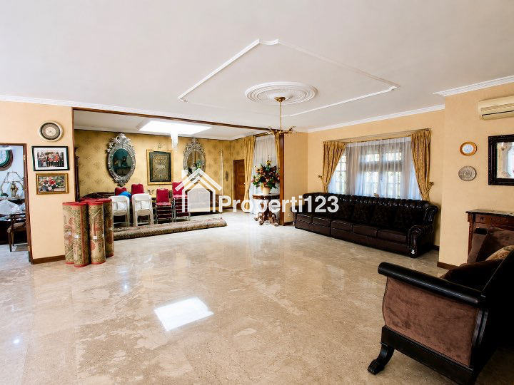 Dijual Rumah Ada Kolam Renang di Pondok Indah Jakarta Selatan - 5