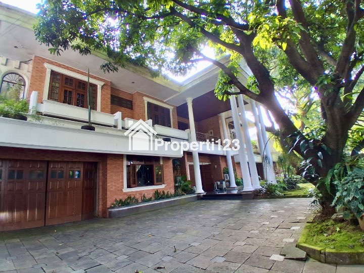 Dijual Rumah Ada Kolam Renang di Pondok Indah Jakarta Selatan - 2