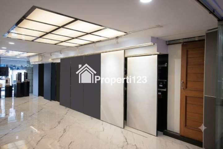 Ruko Strategis Jalan Pinangsia Raya Taman Sari Jakarta Barat - 3