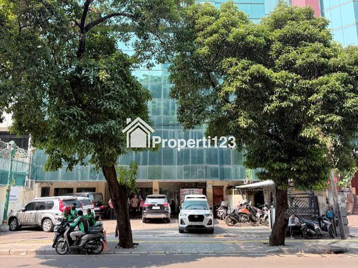 Gedung Kantor Strategis Gondangdia Menteng Jakarta Selatan - 1