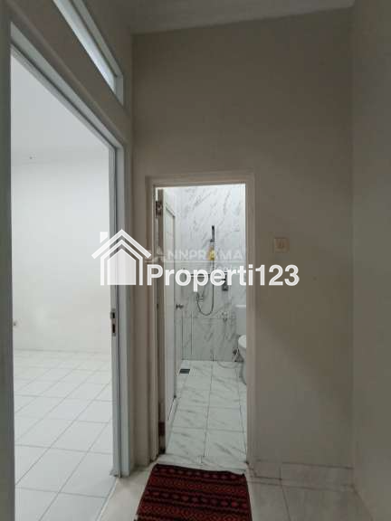 Rumah second murah tanah luas siap huni dibella casa sukmajaya depok - 2