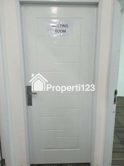 Over Sewa Kantor Siap Pakai Full Furnish 500 m2 Tangerang - 10