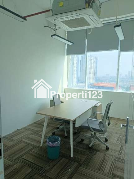 Over Sewa Kantor Siap Pakai Full Furnish 500 m2 Tangerang - 7