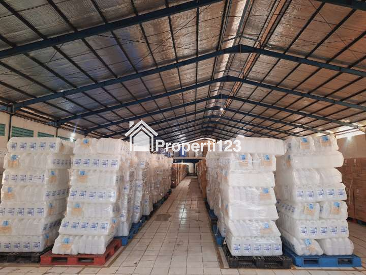 Gudang Ex Pabrik Jalan Raya Mercedes Benz Gunung Putri Bogor - 11