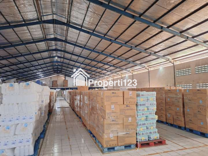 Gudang Ex Pabrik Jalan Raya Mercedes Benz Gunung Putri Bogor - 10