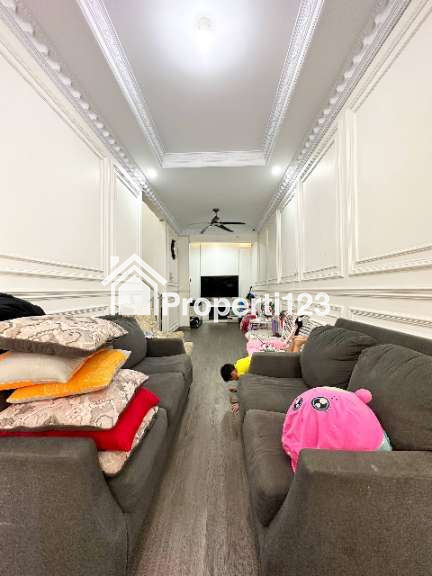 Dijual Rumah Second 3 Lantai di Kampung Tengah Kramat Jati Jakarta Timur - 6