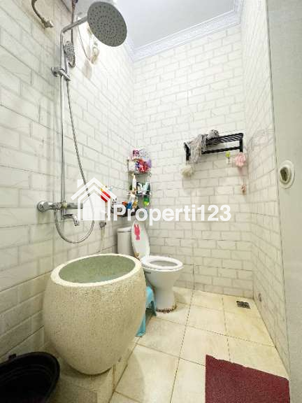 Dijual Rumah Second 3 Lantai di Kampung Tengah Kramat Jati Jakarta Timur - 5